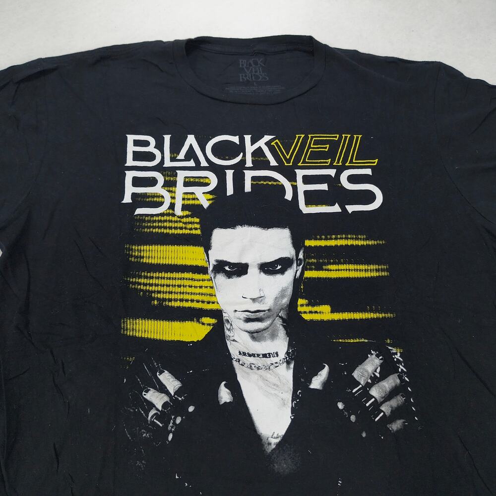 Black Veil Brides Band Crew Neck Graphic Shirt Mens Size Large L Black Yellow